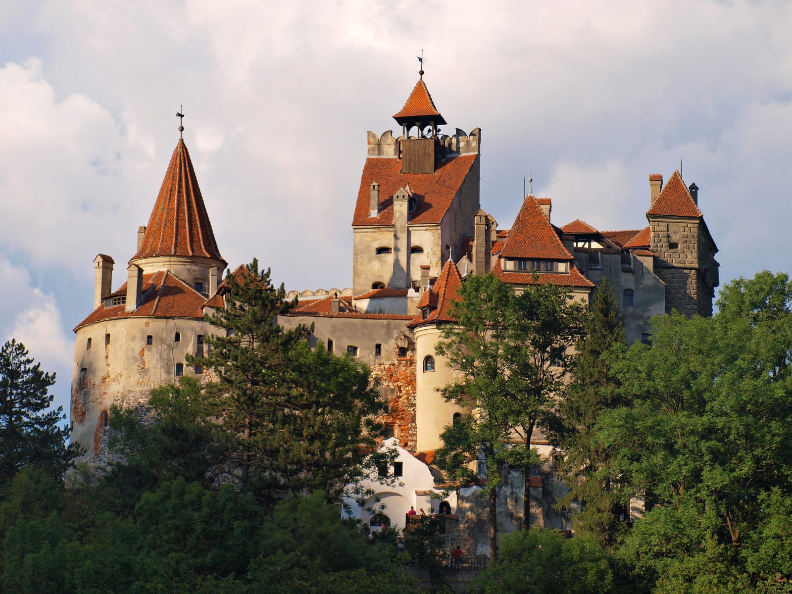 Bran Castle on its rock above the pass